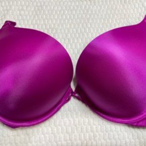 Victoria's Secret Bombshell 36C  2 size pushup bra